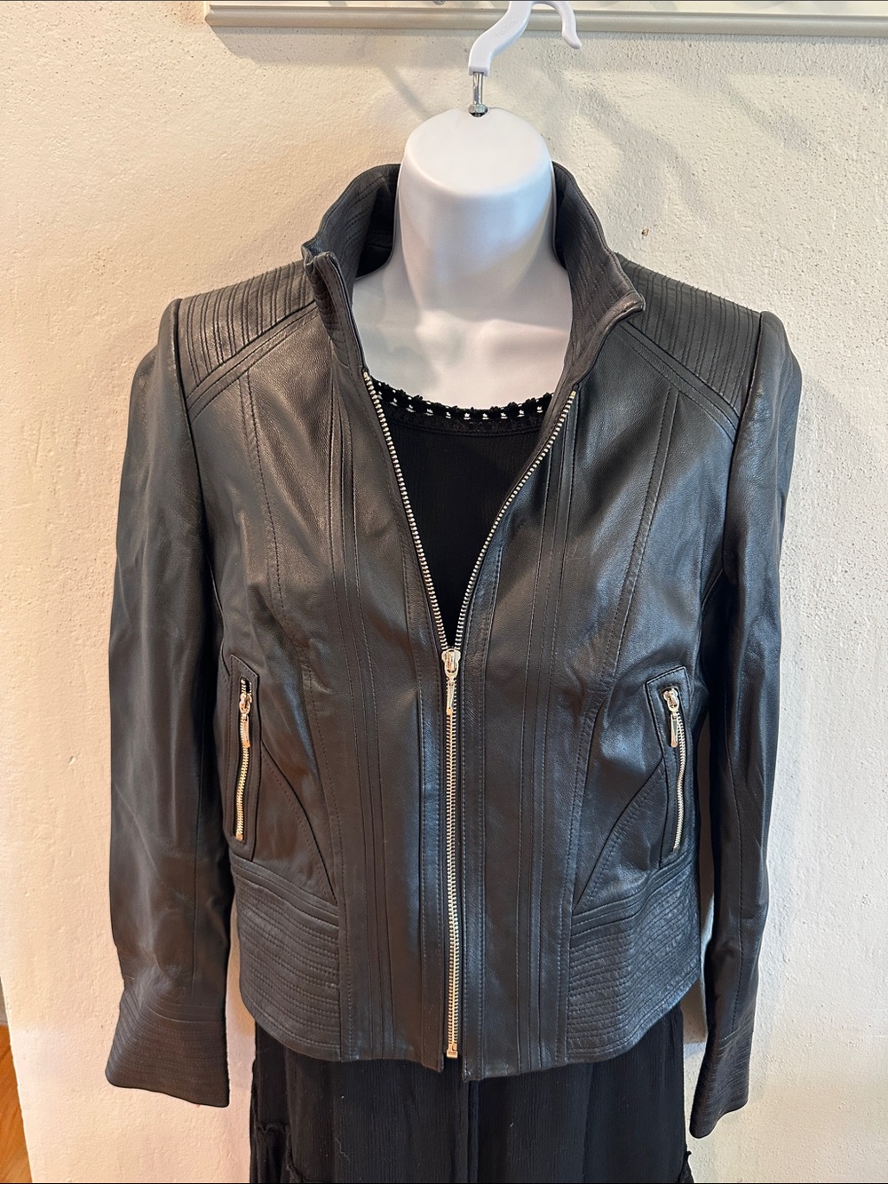 White House Black Market black leather jacket S, zipper, lightly padded shoulder
